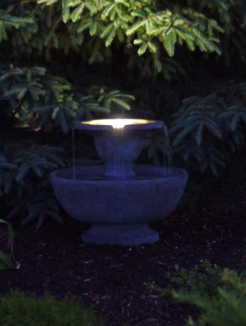 Alfresco Fountain with plume light 