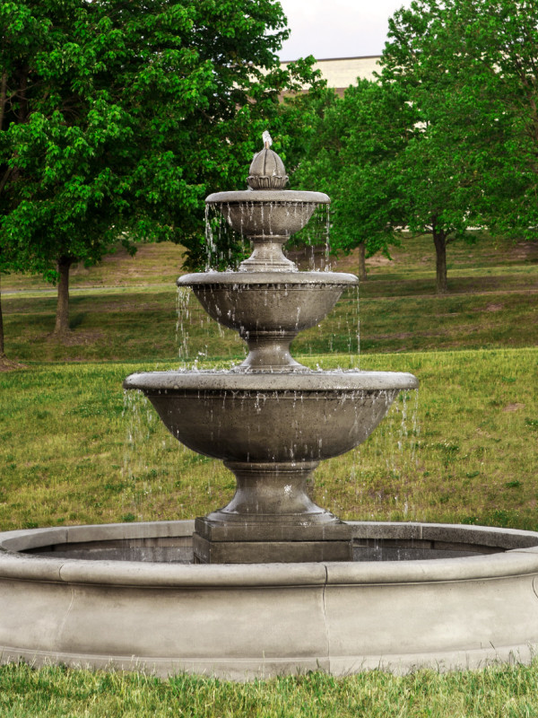 Monteros Monteros Fountain in Basin