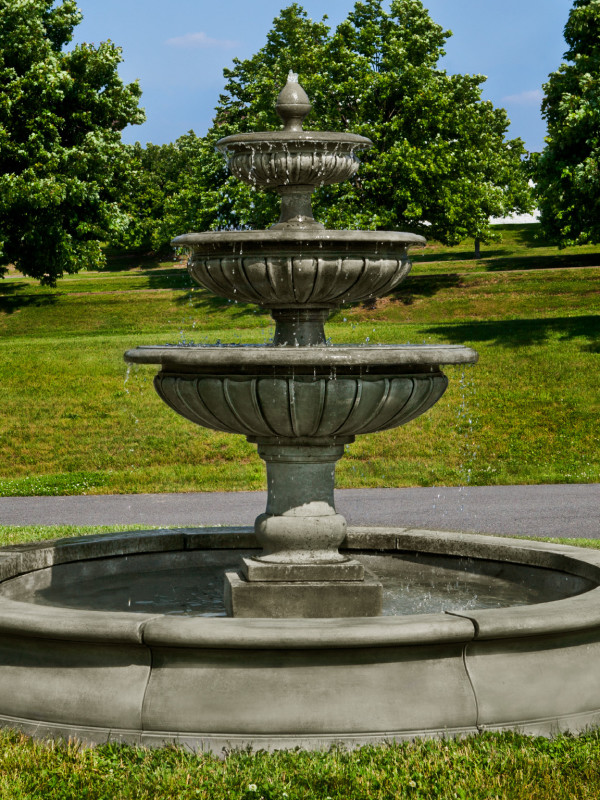 Estate Longvue Fountain